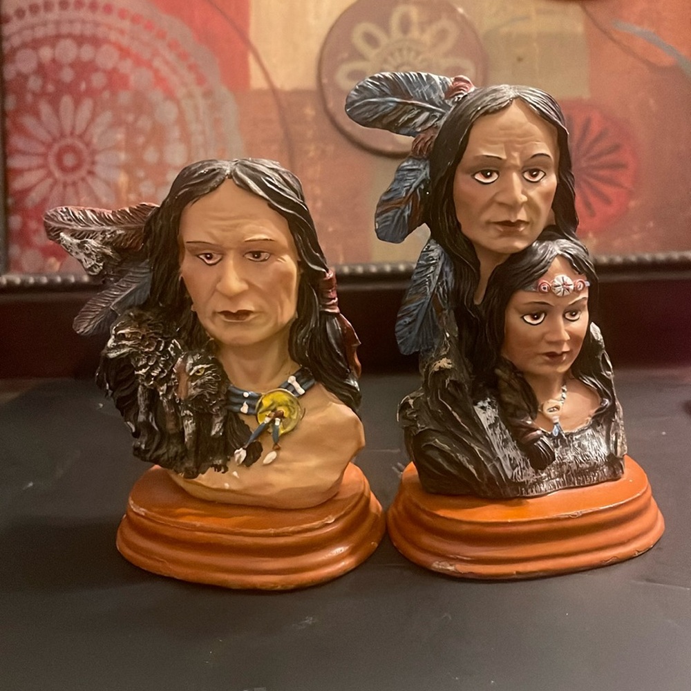 K’s Collection Native American Figurines